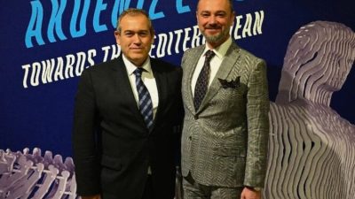 İLHAN KOMAN’IN “AKDENİZ’E DOĞRU” SERGİSİ AKS’de Ziyarete Açıldı